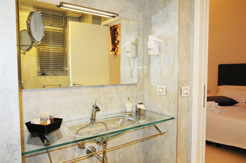 Bed and Breakfast Town House Cavour à Reggio de Calabre Extérieur photo